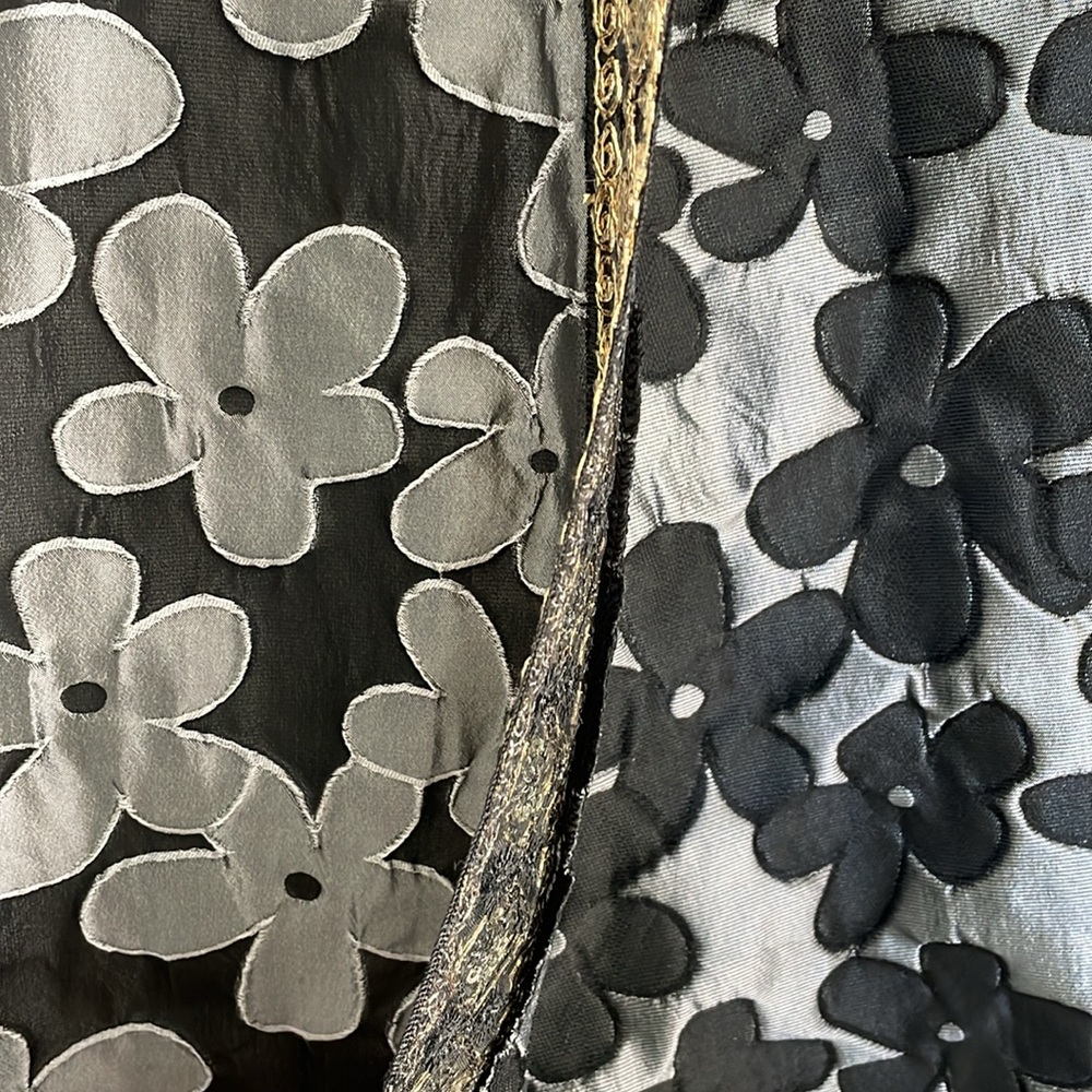 POL Black Organza & Gray Floral w. Gold Embellished Trim Detail Kimono M/L NWOT - Picture 10 of 11